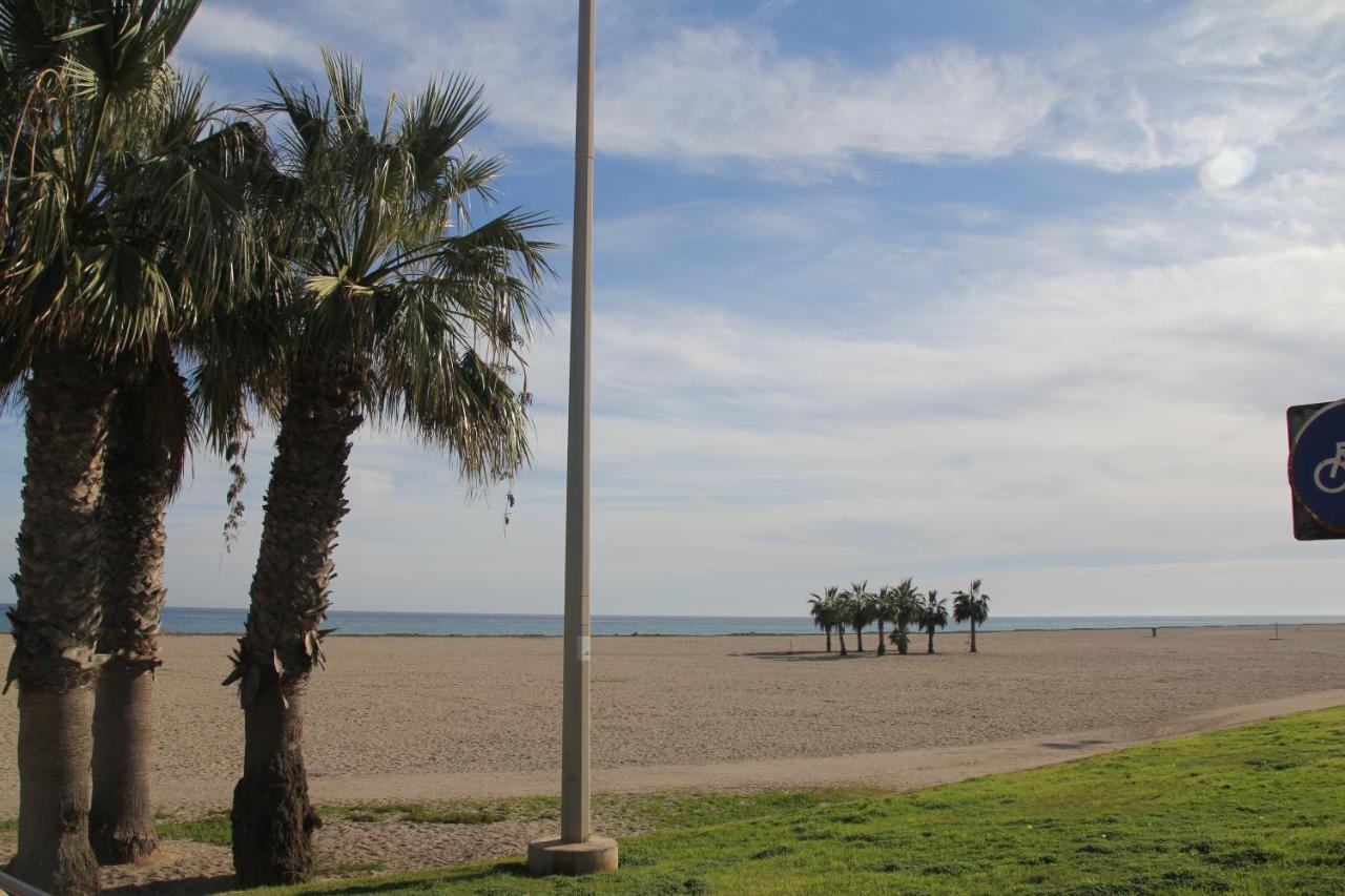 Apartamento En Primera Linea De Playa, Con Vistas A La Playa Y Con Wifi Roquetas de Mar Esterno foto